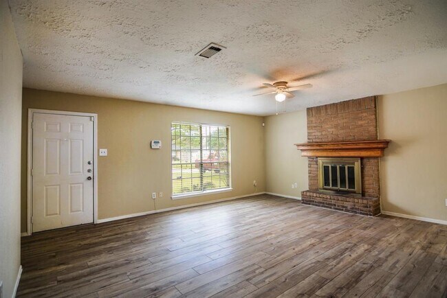 Building Photo - 4534 Towergate Dr