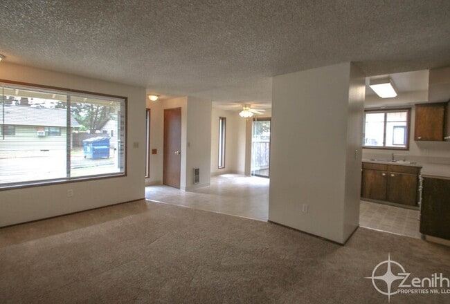 Building Photo - 2912 NE 86th Ave