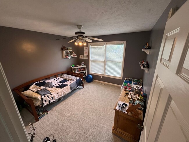 Building Photo - 2596 Lenwood Ln NE