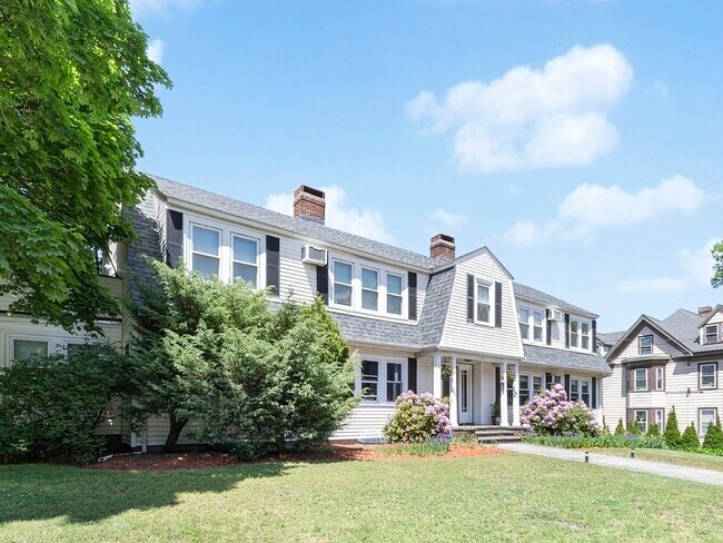 Photo - 1145 Boylston St House