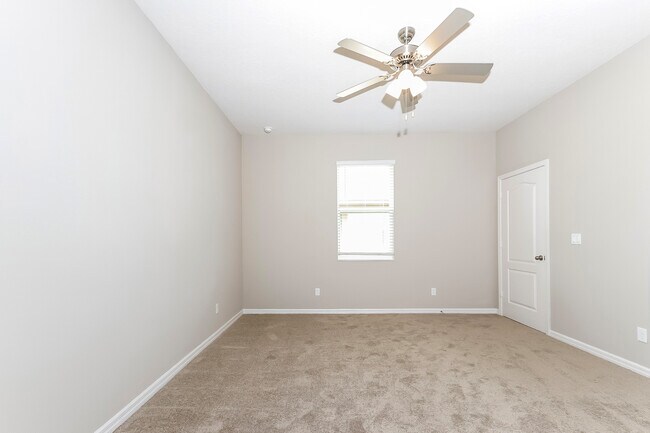 Building Photo - 5206 Jovial Ct, Fort Pierce, FL