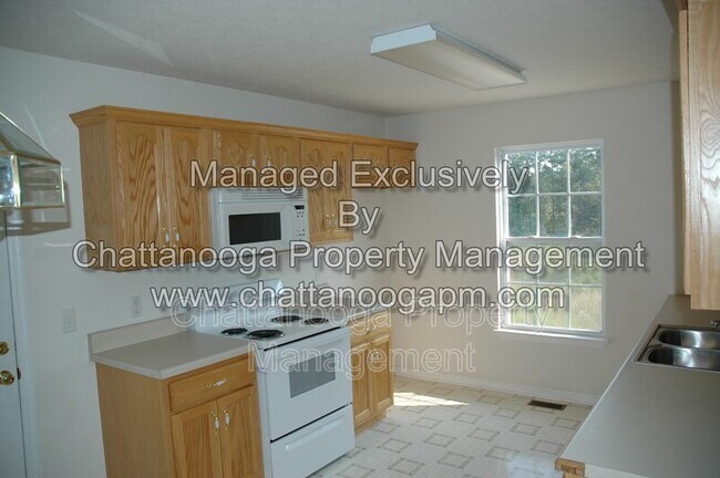 Foto del edificio - 88 Golden Oaks Dr
