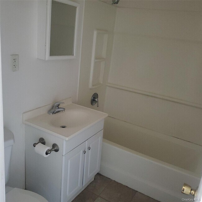 Foto del edificio - 8 Main St