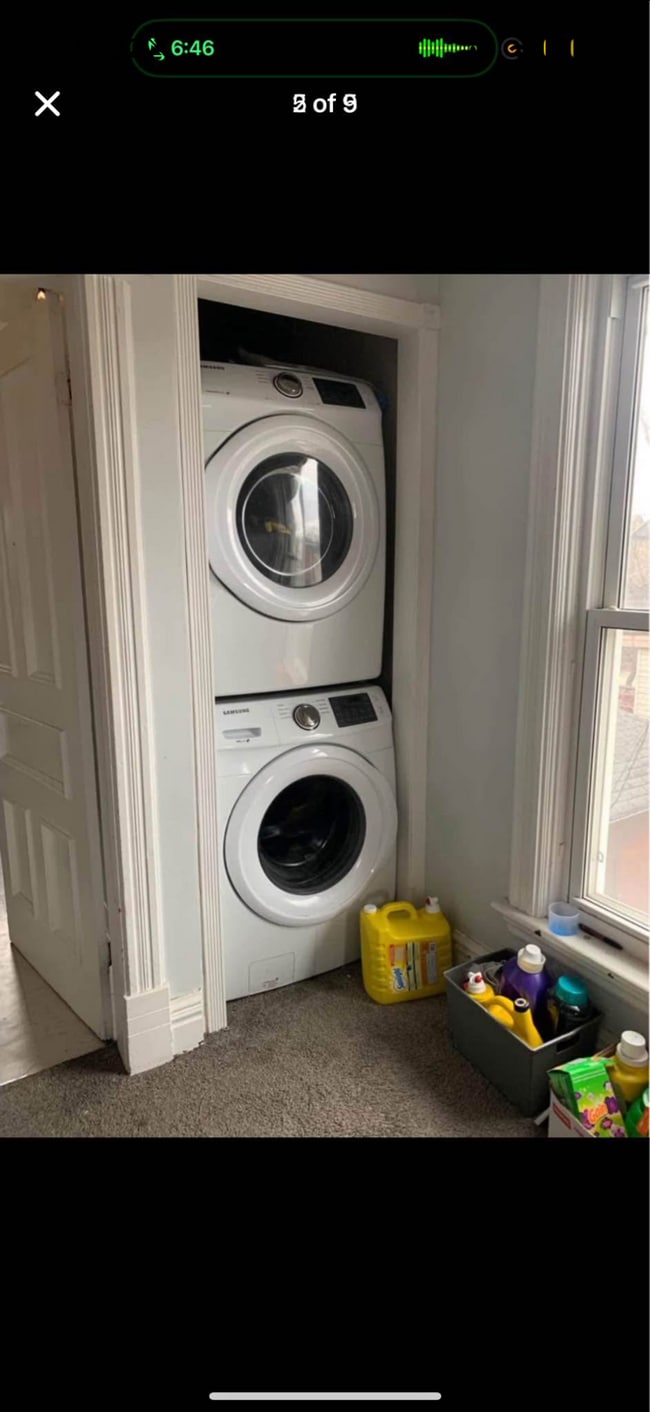 Building Photo - 297 Park St N