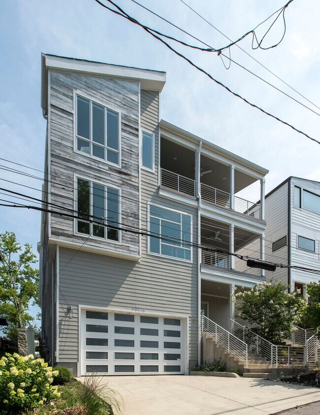 Foto del edificio - A Modern Masterpiece perched on Sylvan Sum...