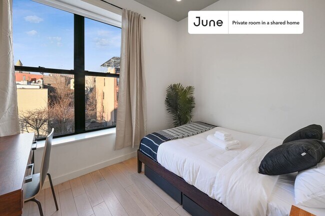 Foto del edificio - Private bedroom in 6 bed/2 bath Home
