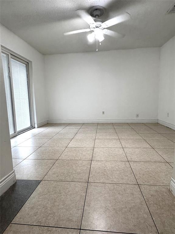Building Photo - 6914 La Violetta Dr