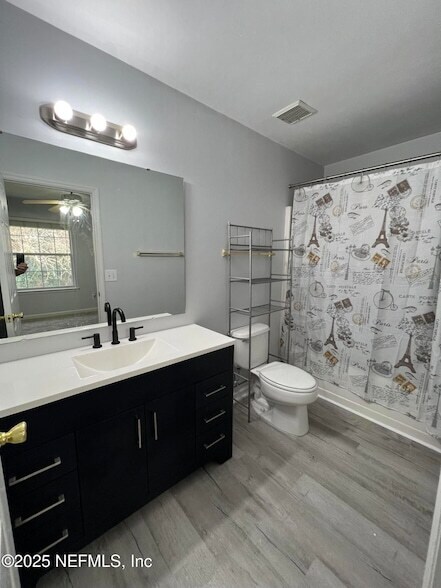 Foto del edificio - 3057 Camelliawood Cir E