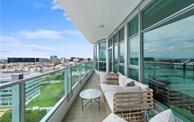 Foto del edificio - 3141 Michelson Dr