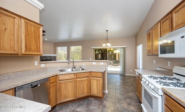 Foto del edificio - 5638 N Ardmore Ave