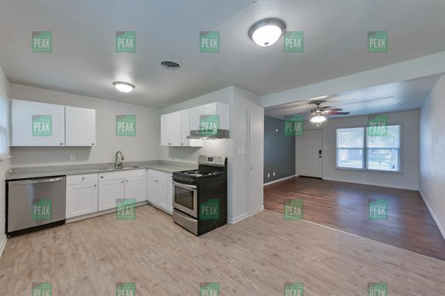 Building Photo - 708 W Redbud Dr