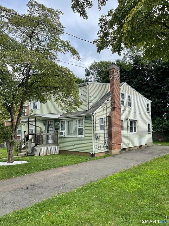 Building Photo - 214 Columbia St