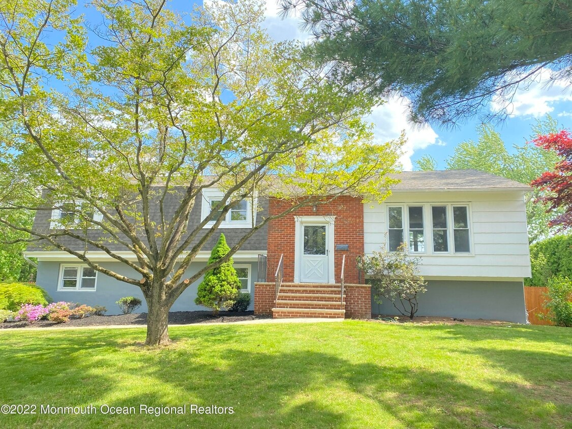 44 Coachman Dr S, Freehold, NJ 07728 House for Rent in Freehold, NJ