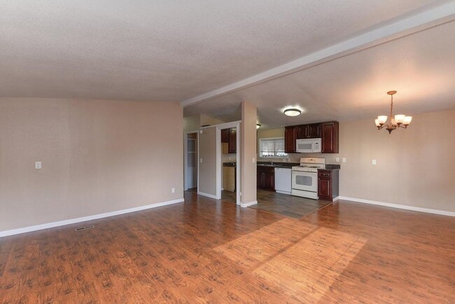 Building Photo - Three Bedroom Ione Home