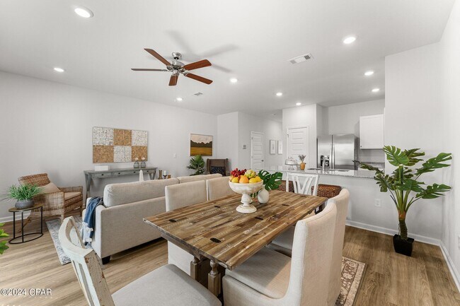 Foto del edificio - 1722 Jakes Dr