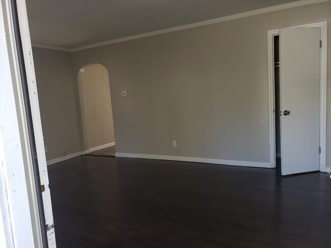 Foto del edificio - 3011 E 73rd St