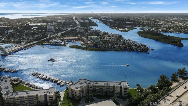 Foto del edificio - 1542 Jupiter Cove Dr