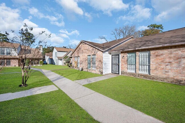 Building Photo - 5759 Easthampton Dr