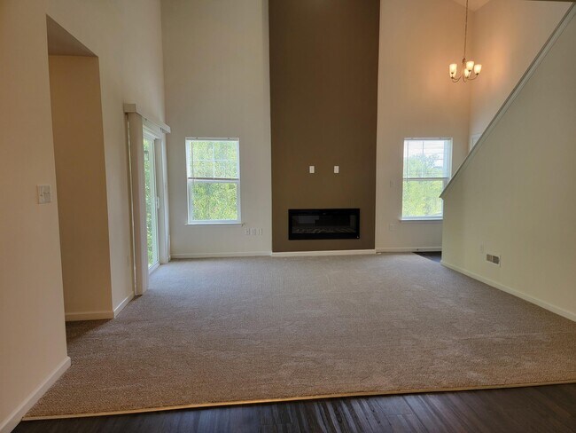 Foto del edificio - 30 Rollins Ln