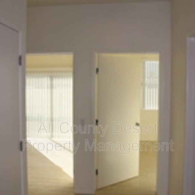 Building Photo - 549 Placer Rd