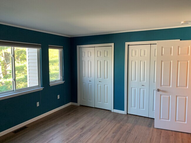 Master Bedroom - 31 Hilltop Dr