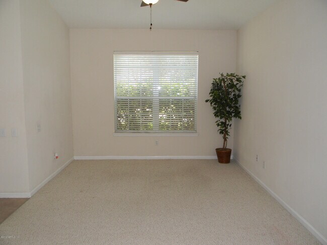 Building Photo - 10599 Roundwood Glen Ct
