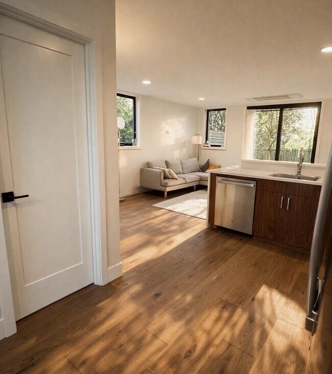 Building Photo - New Construction! Fully Furnished