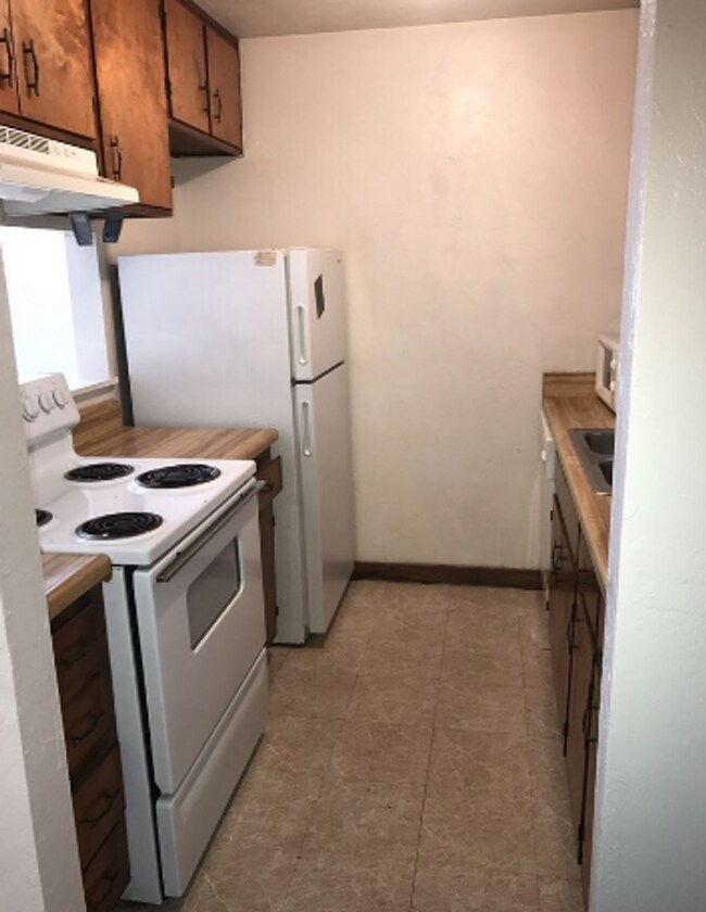 Building Photo - Cute 1Bd/1.5Ba - steal of a Deal