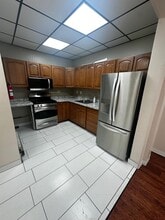 Building Photo - 15 N Clinton St