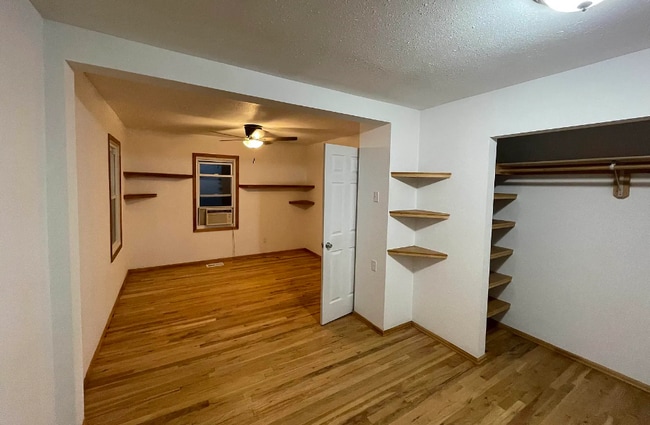 Building Photo - 825 Amoretti St