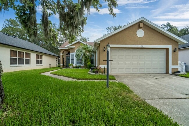 Building Photo - Pristine Eastwood Home, 2 Car Garage on Cu...
