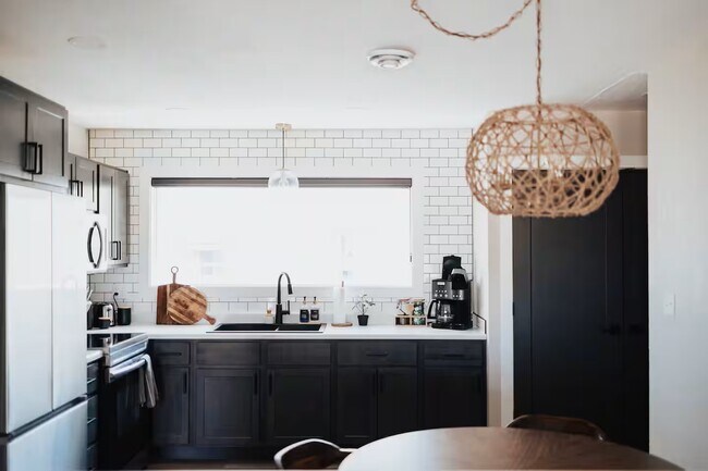 Foto del edificio - 2601 W 13th St