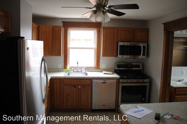 Building Photo - 3 br, 1.5 bath House - 40 S Constitution Ave