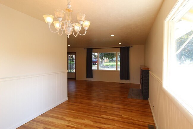 Building Photo - 3403 E 22nd Ave. Spokane, WA 99223 - NuKey...