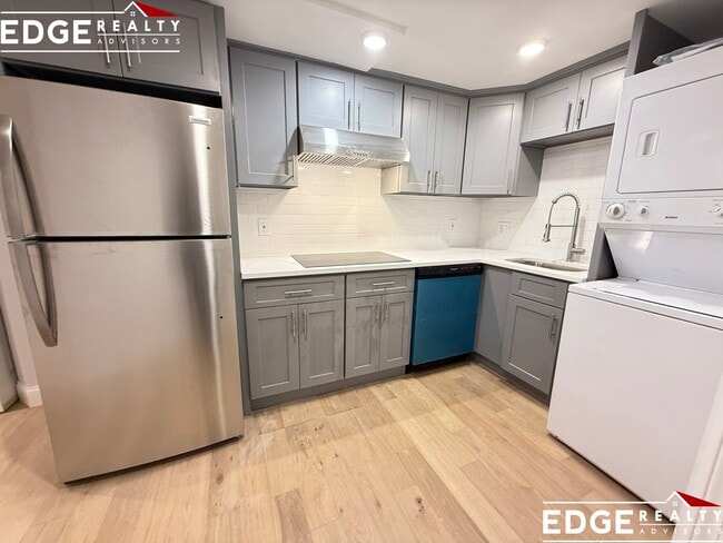 Building Photo - 8 Delaware Pl