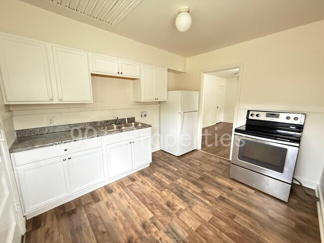 Foto del edificio - 981 Chatwood St