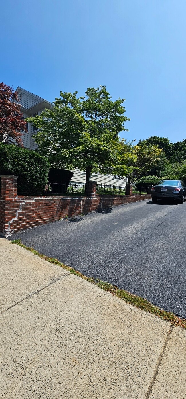 Photo - 80 Hillsdale Rd (Medford, MA) Apartment