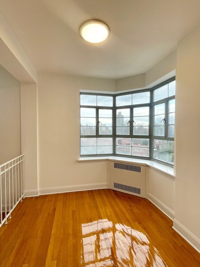 Foto del edificio - The Leslie — A Private Garden Enclave for the Modern New Yorker