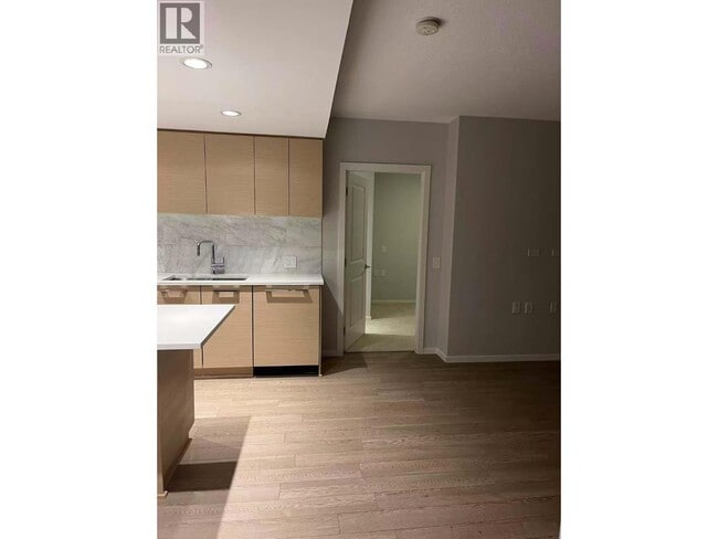 Building Photo - 6700 Dunblane Ave