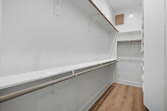 Building Photo - 2806 Versailles Oak Ln