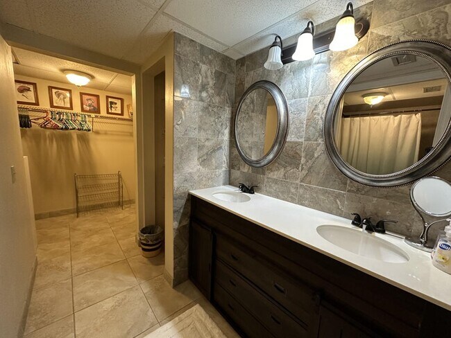 Building Photo - 4600 Ocean Beach Blvd