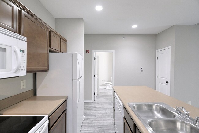 Building Photo - ASPIRE at Bristol Park