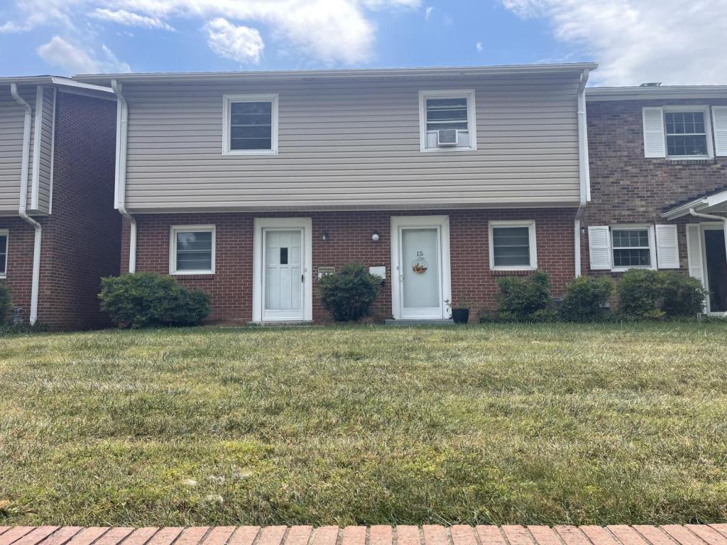 Photo - 101 Oxford Pl, unit 14