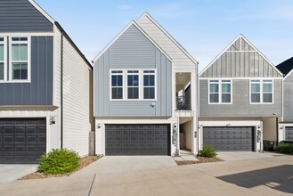 Building Photo - 6130 Campos Dr