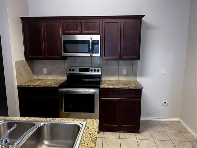 Building Photo - 950 Decker Dr