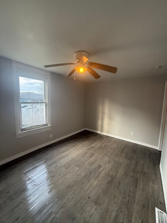 Building Photo - 421-423 Parkinson St Monongahela PA 15063