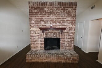 Building Photo - 8619 Parasol Ln