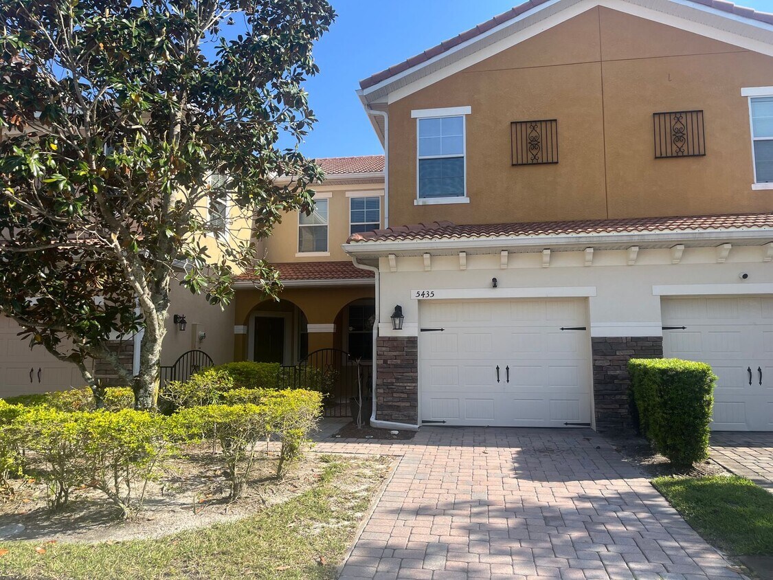 Foto principal - Beautiful 3 Bed 2.5 Bath Home for Rent in ...