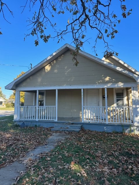 Building Photo - 2150 N Weller Ave