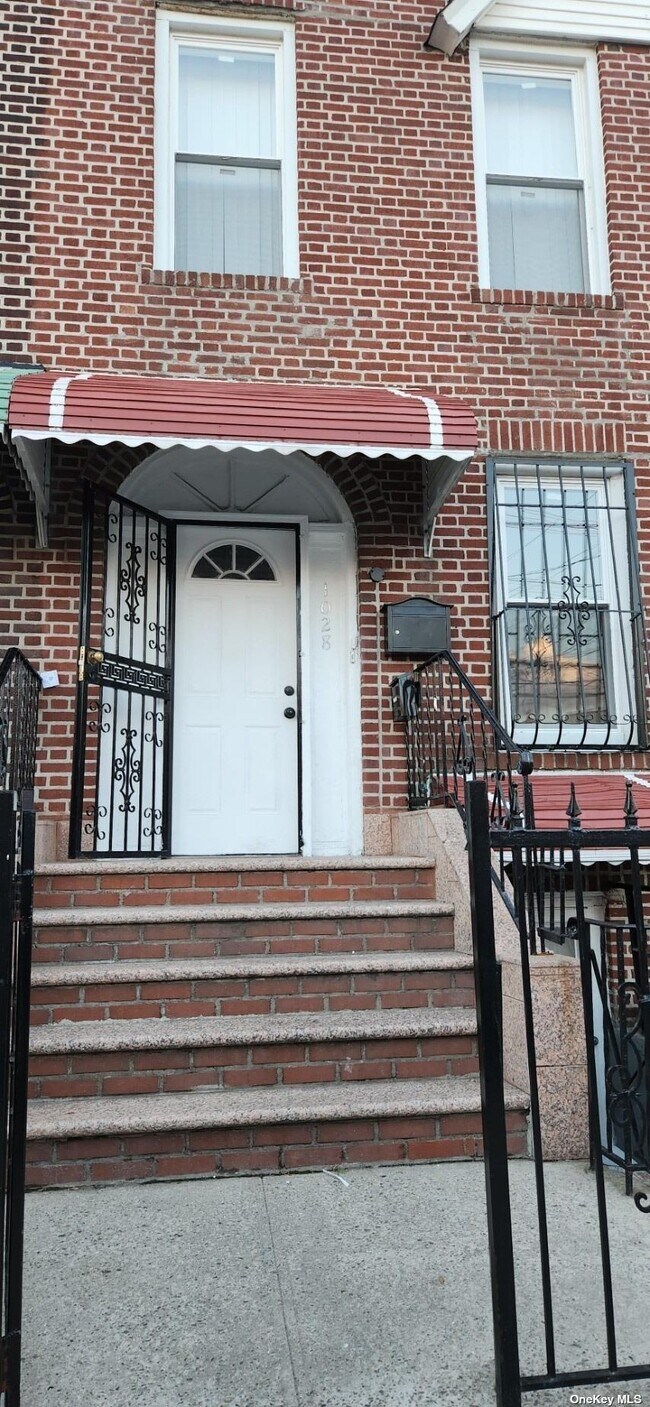 1028 E 93rd St, Brooklyn, NY 11236 Room for Rent in Brooklyn, NY